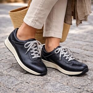 Finn Comfort SARNIA Leather Lace-Up Comfort Shoes Black Snake-Embossed Cushioned